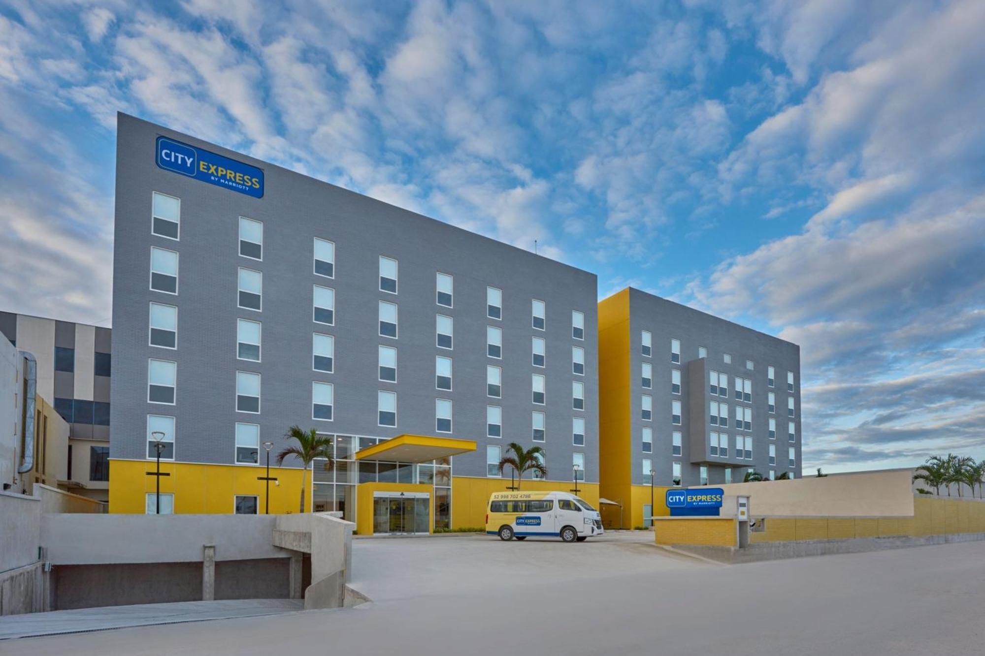 City Express By Marriott Cancun Aeropuerto Alfredo V. Bonfil Bagian luar foto
